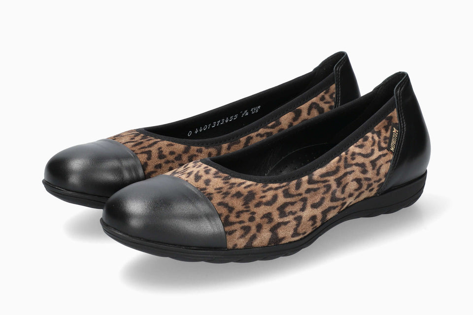 Erika - Black Leopard