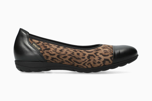 Erika - Black Leopard