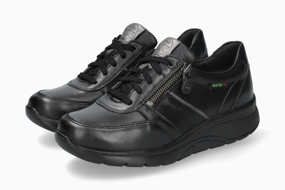 Izae - Black Leather